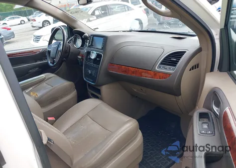 2012 Chrysler Town & Country Touring from USA, damaged, VIN 2C4RC1BG2CR278469